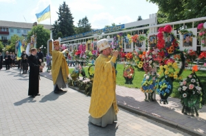 22 травня 2016 р., у Володимирі-Волинському відбувся Хресний хід до стели пам'яті воїнам АТО з нагоди другої річниці розстрілу під Волновахою.