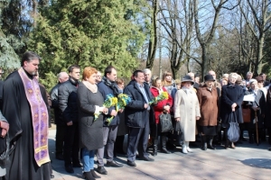 27 березня 2016 р. На меморіальному комплексі «Вічна Слава» у Луцьку. Світлина з сайта volynpost.com