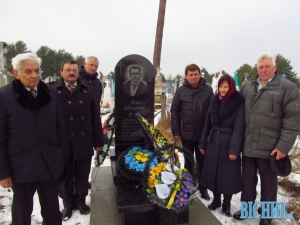 1 грудня 2016 р. Відкриття пам'ятника закатованому воїну УПА. Світлина з сайту visnyk.lutsk.ua.