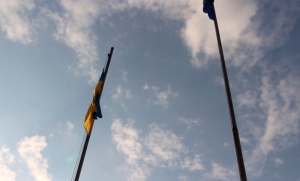 23 серпня 2020 р. Підняття стягів біля Управління єпархії  з нагоди Дня державного прапора. Відео єпархіальної телестудії «Собор».